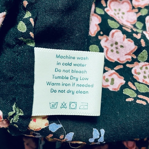 Roller Rabbit 100% cotton 3/4 length V-neck floral in good condition! - Picture 3 of 7